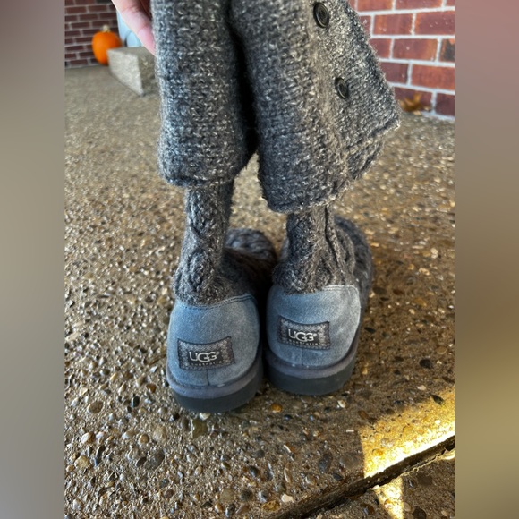 UGG Lattice Cardi Button Detailed Knit boots size 9 - Picture 2 of 4